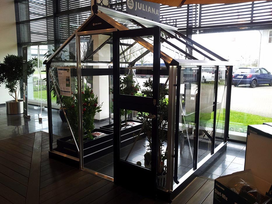 Compact Greenhouse