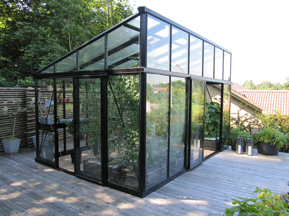 Modern Greenhouse M34 with optional sliding doors 
